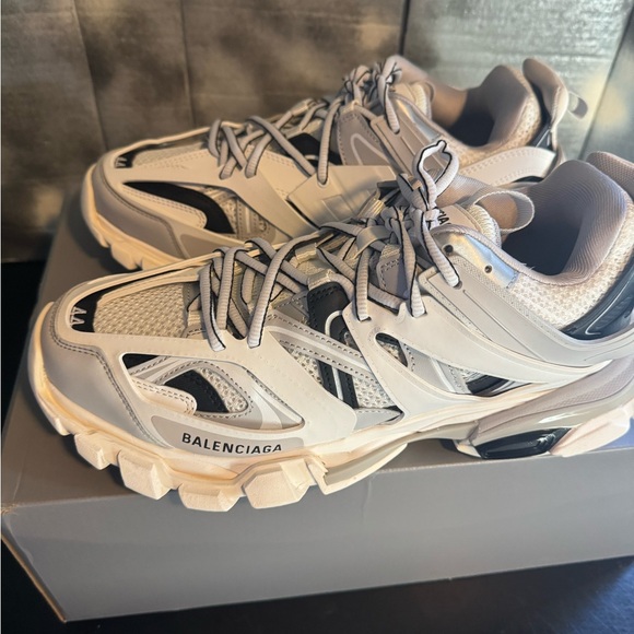 Balenciaga White and Black Sneakers - Picture 3 of 5